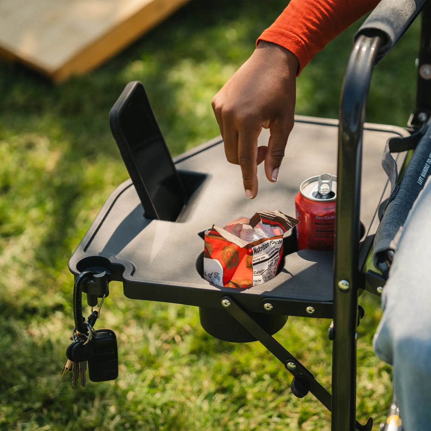 Freestyle Rocker™ with Side Table - O1K4