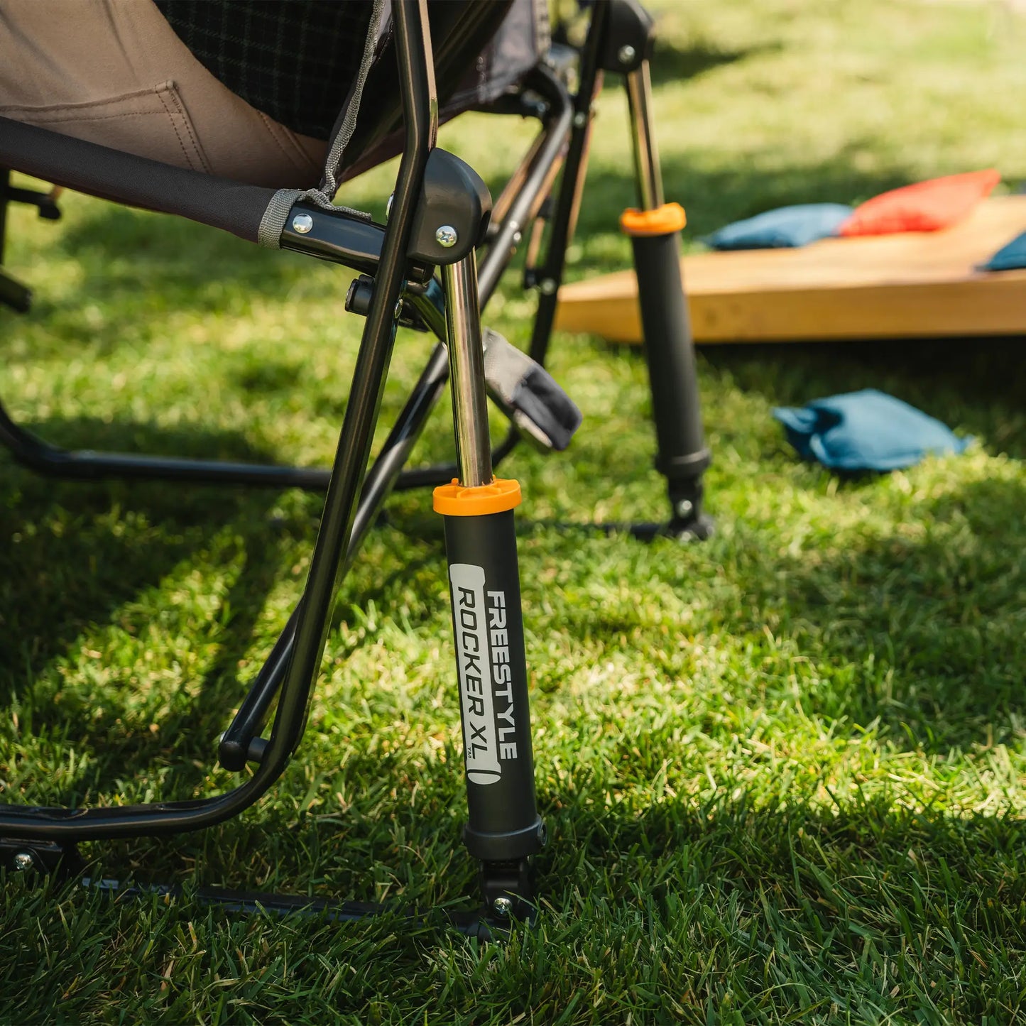 Freestyle Rocker XL™ with Side Table - 1V3I