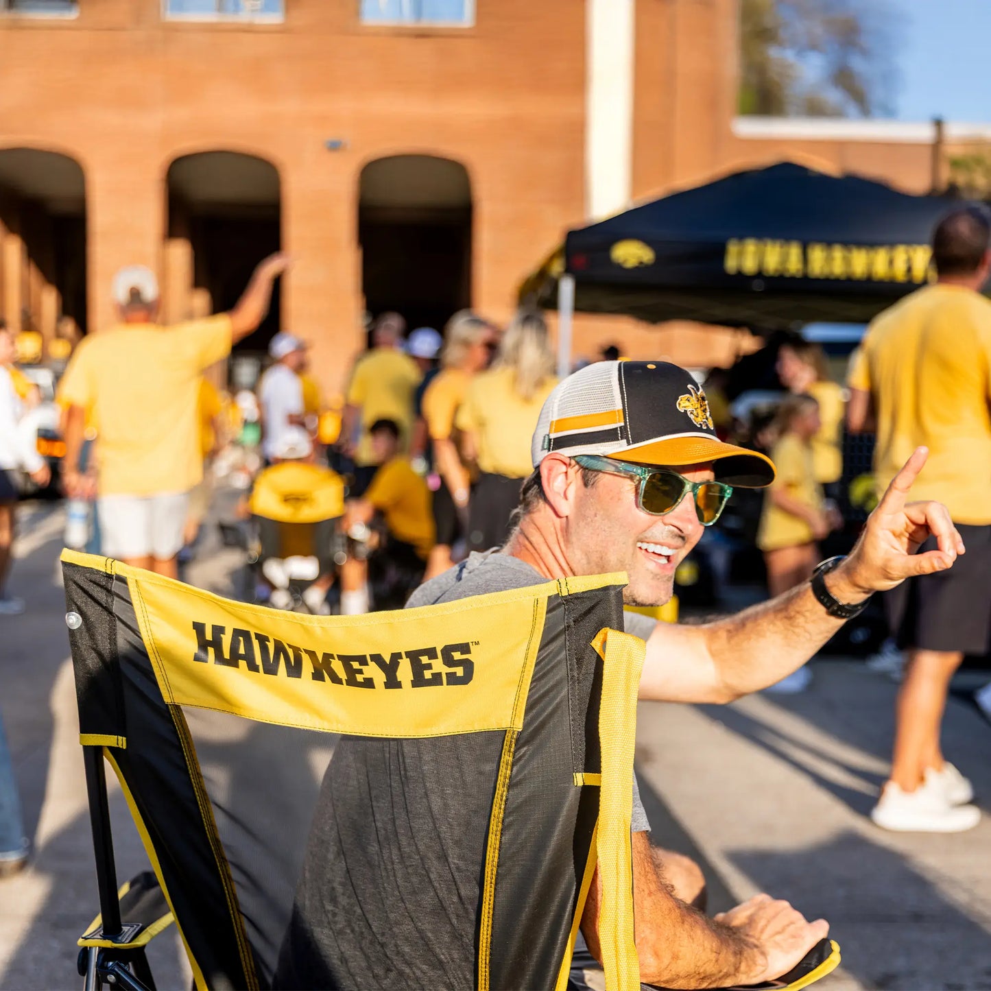 College Comfort Pro Rocker™ - Iowa Hawkeyes - SEON